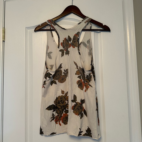 Aritzia Wilfred Floral Tank Top with Pocket - Picture 2 of 3
